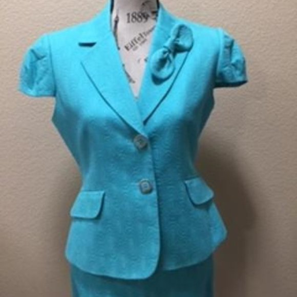 TAHARI BLUE TEXTURED CAP SLEEVE JACKET & SKIRT SET - Picture 3 of 4